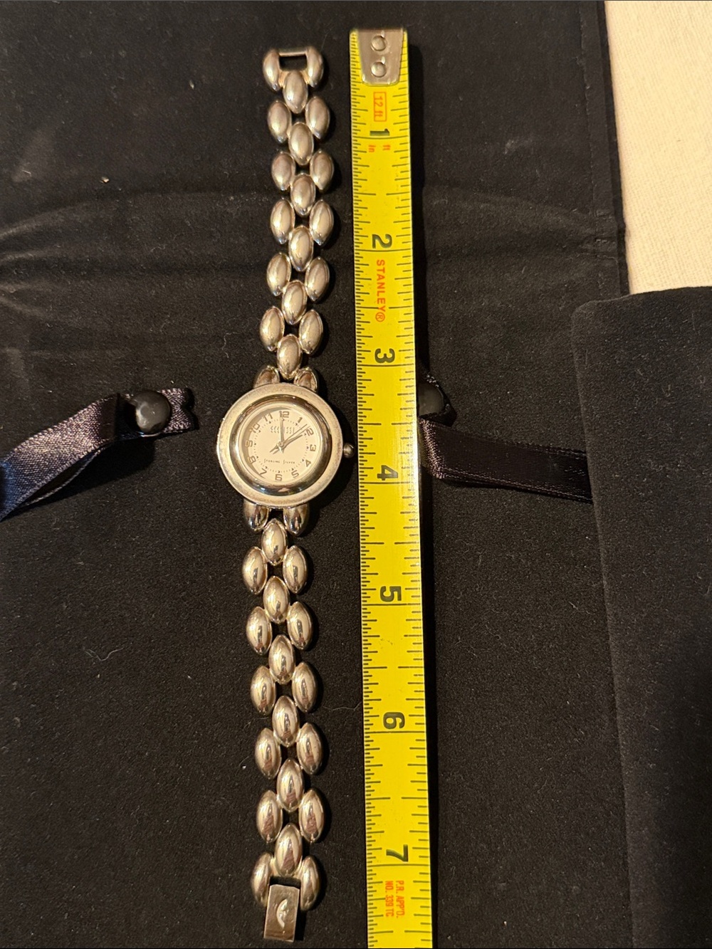 Silver-Tone Linked Bracelet Women's Watch with White Dial